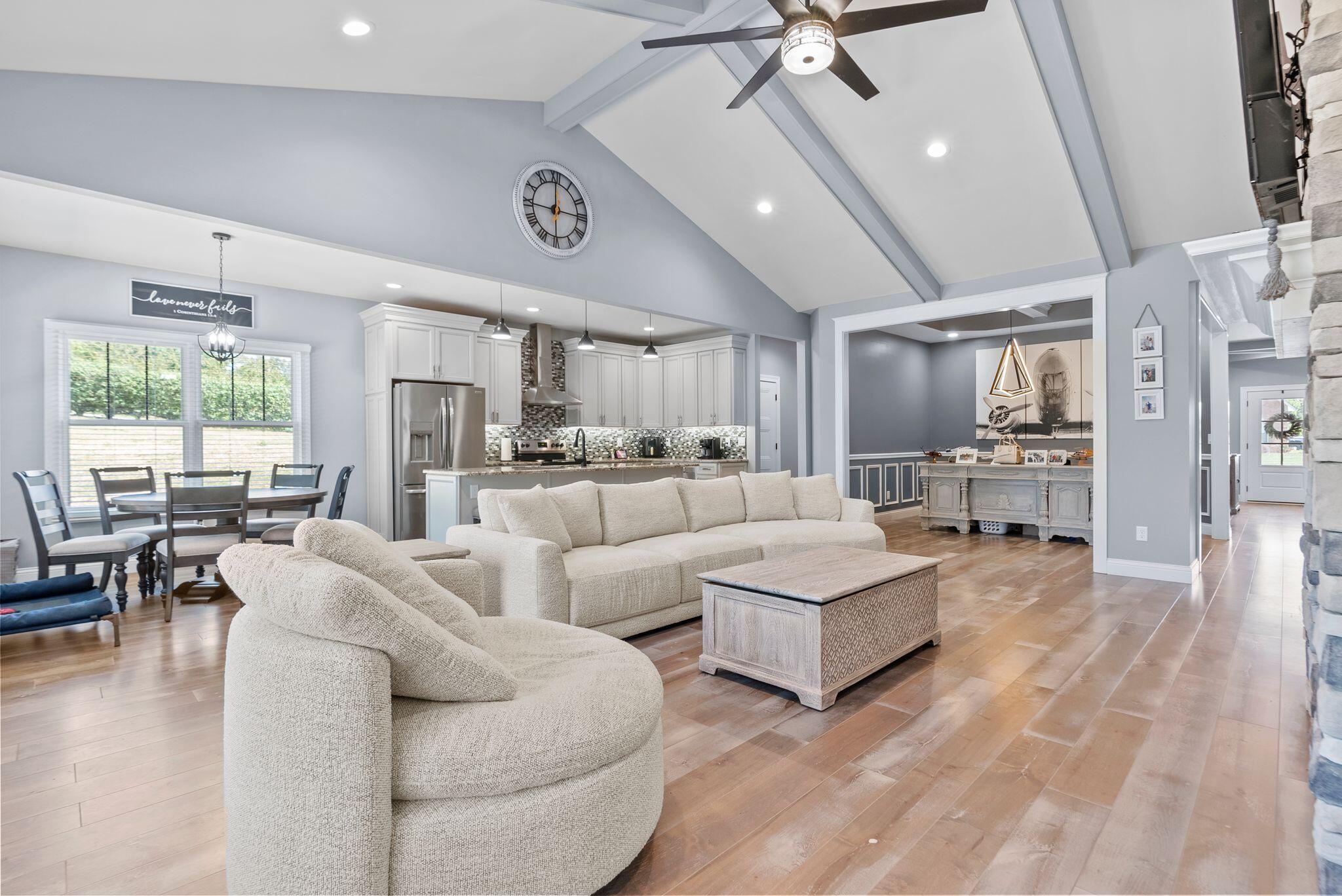 516 Shagbark Trail