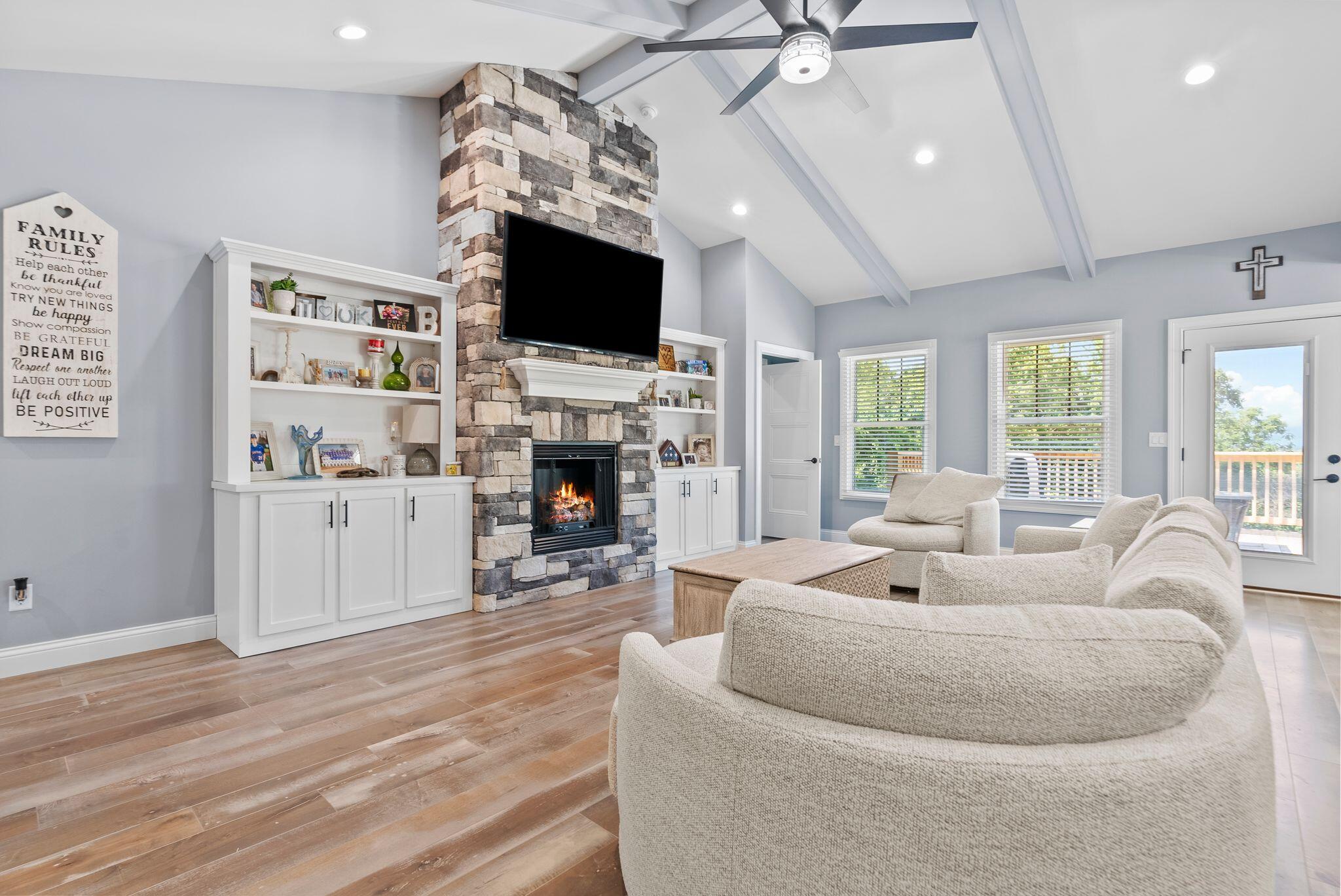 516 Shagbark Trail