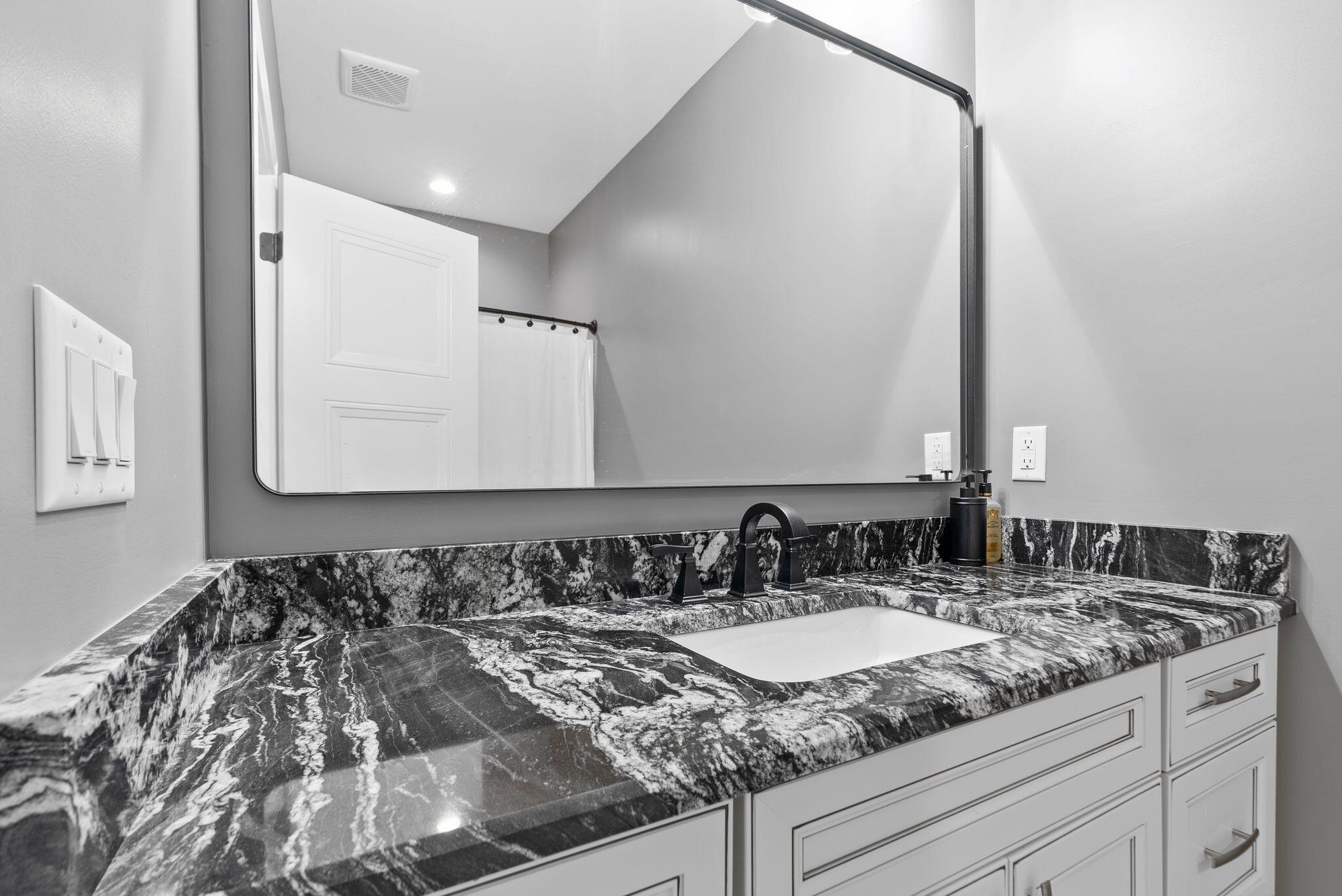 516 Shagbark Trail