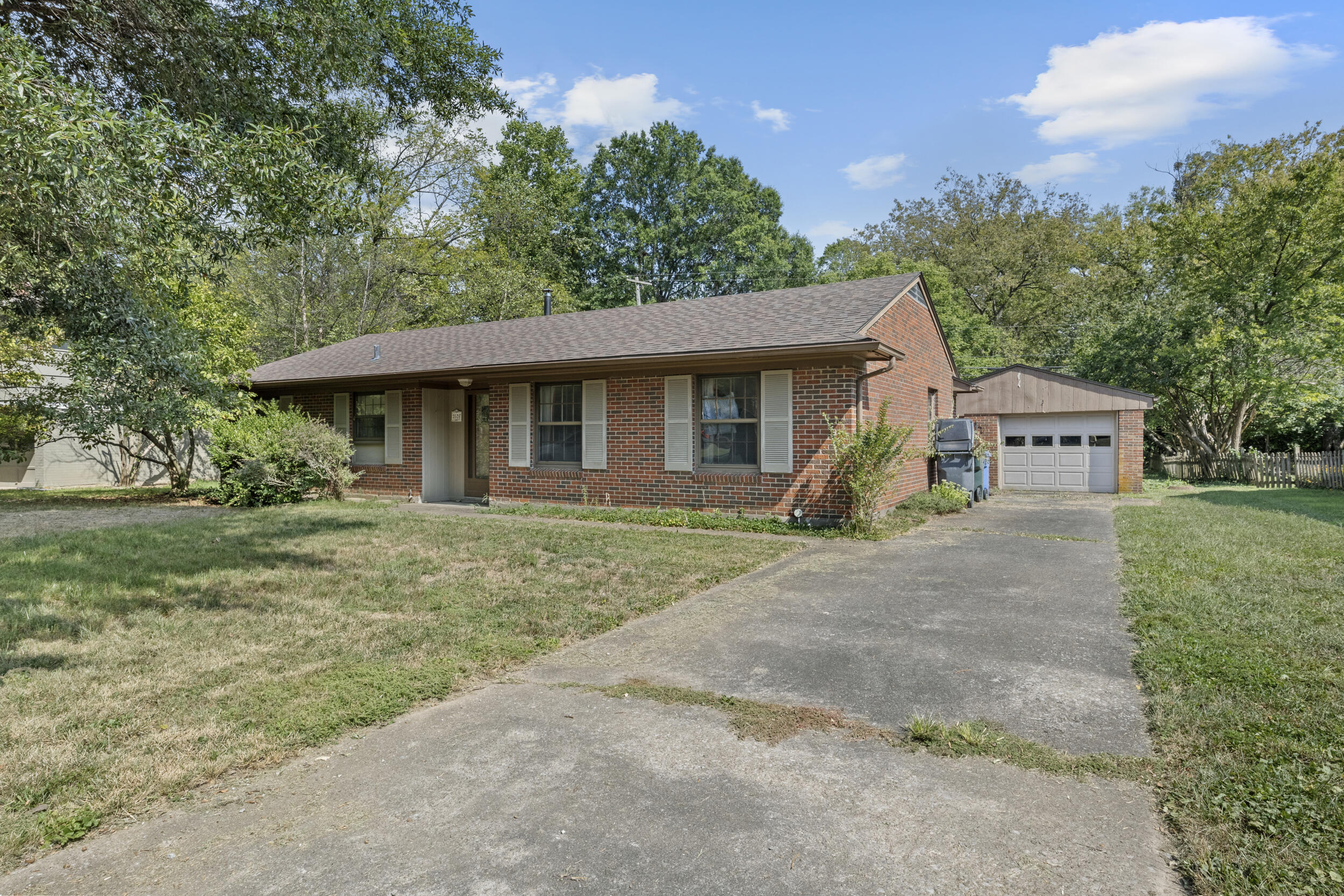 3526 Greentree Road