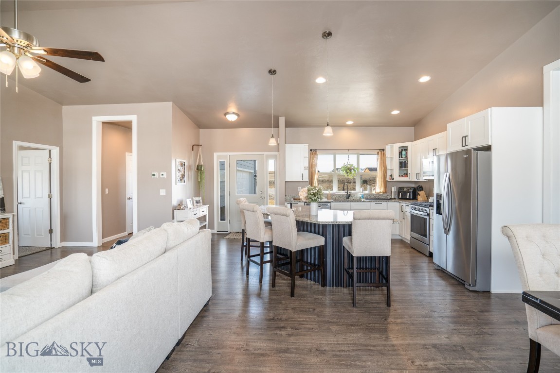 6 Wild Rye Place