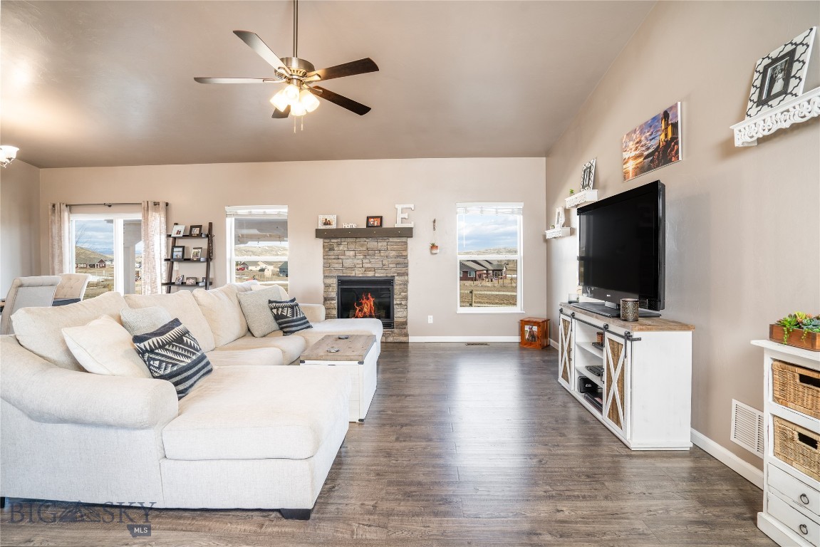 6 Wild Rye Place