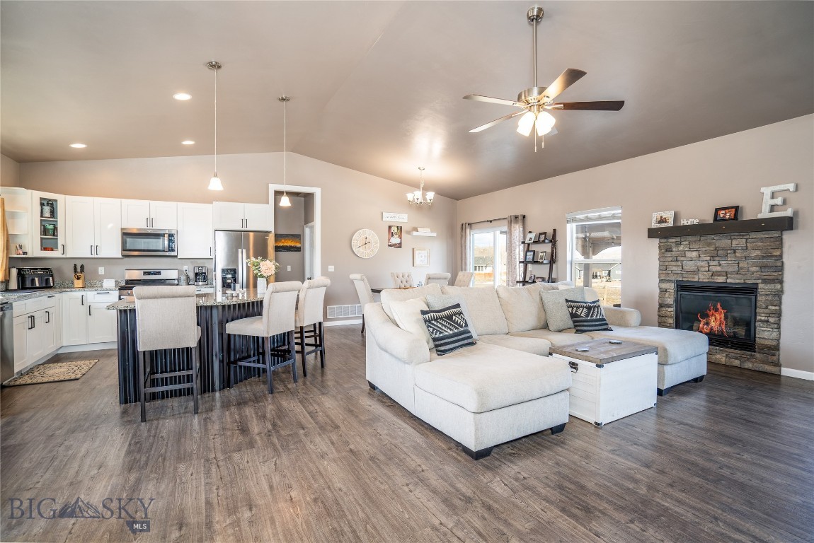 6 Wild Rye Place