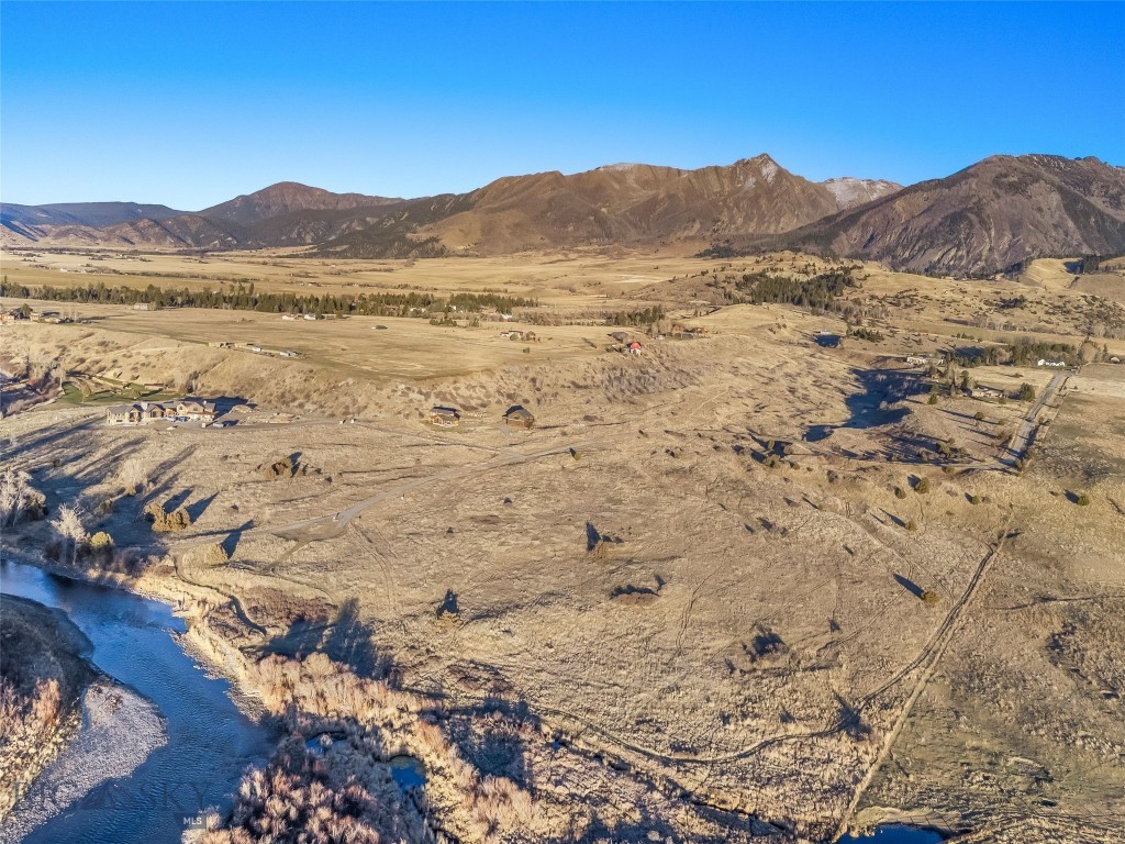 60 Rocky Hollow Trail