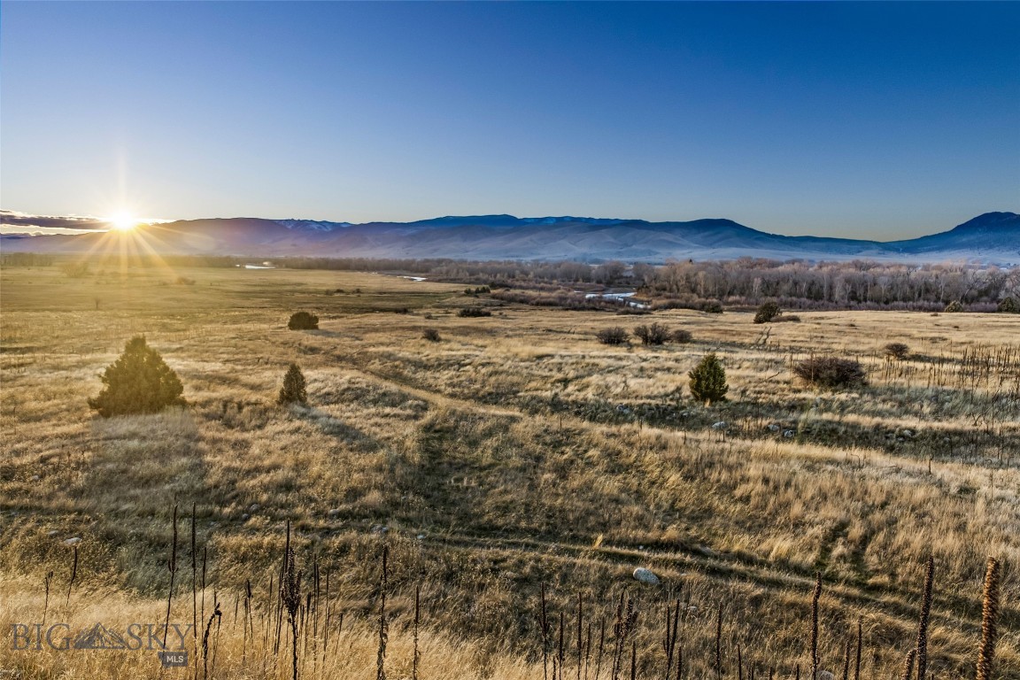 60 Rocky Hollow Trail