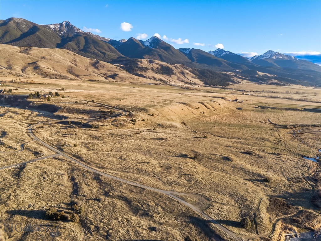 60 Rocky Hollow Trail