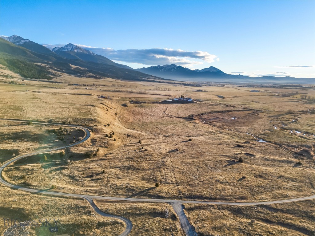 60 Rocky Hollow Trail