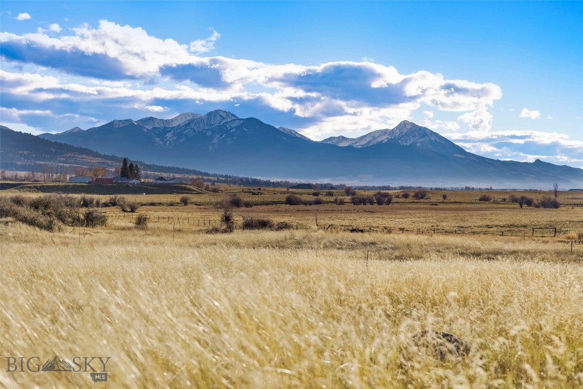 60 Rocky Hollow Trail