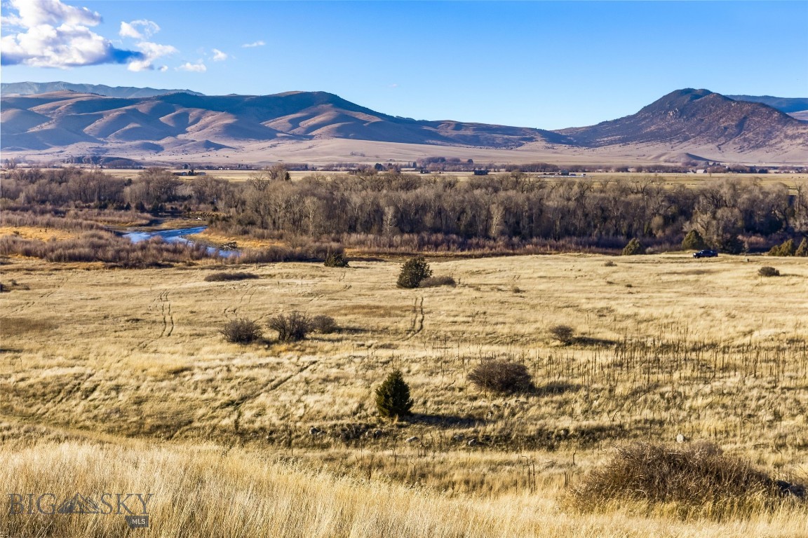 60 Rocky Hollow Trail