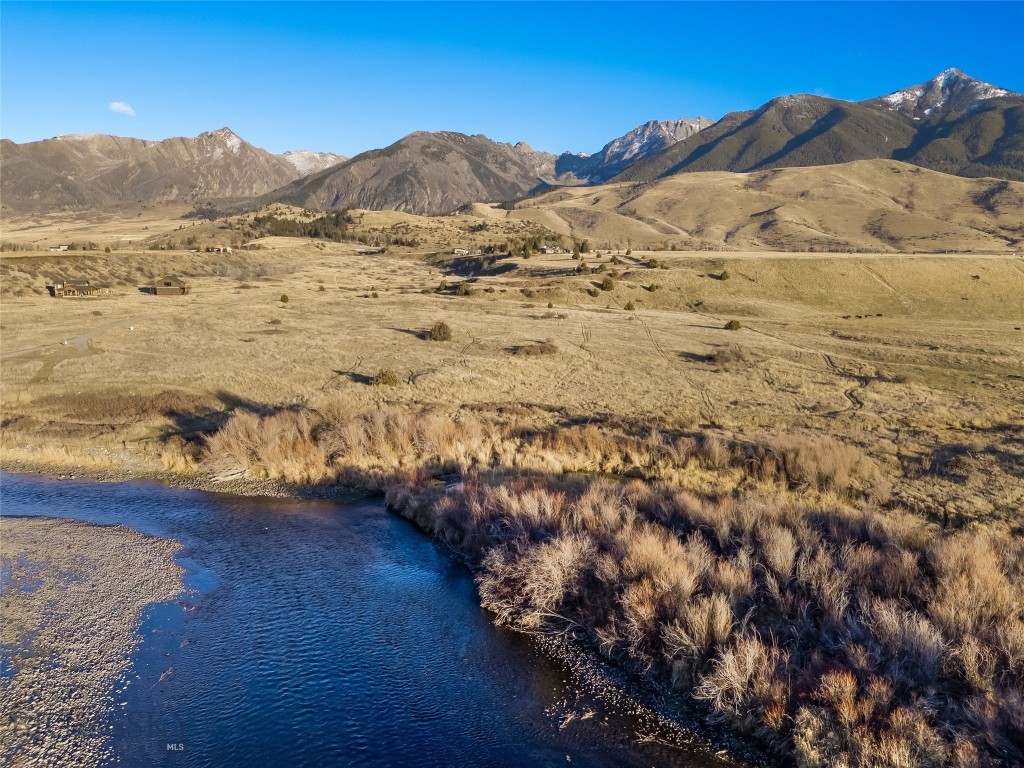 60 Rocky Hollow Trail