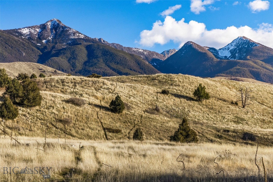 60 Rocky Hollow Trail