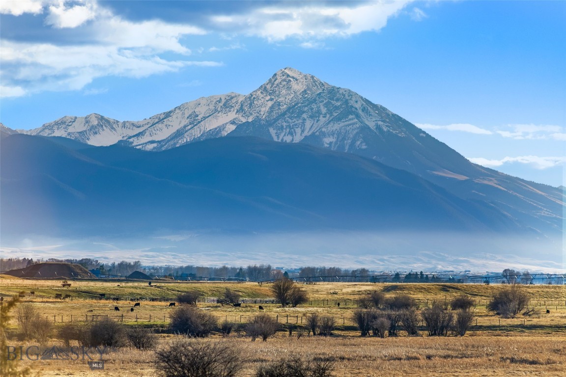 60 Rocky Hollow Trail