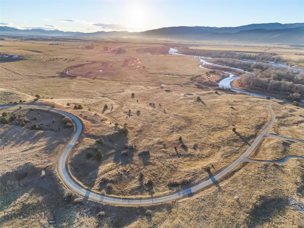 60 Rocky Hollow Trail