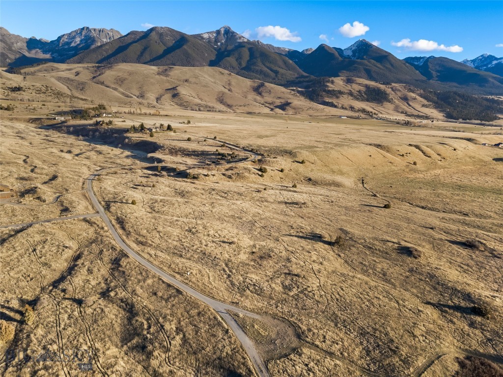 60 Rocky Hollow Trail