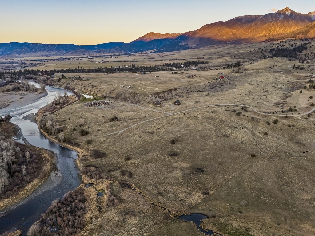 60 Rocky Hollow Trail