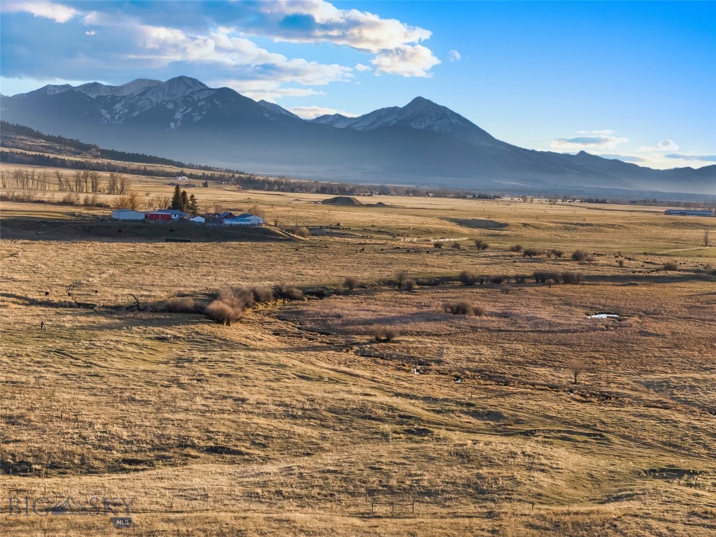 60 Rocky Hollow Trail