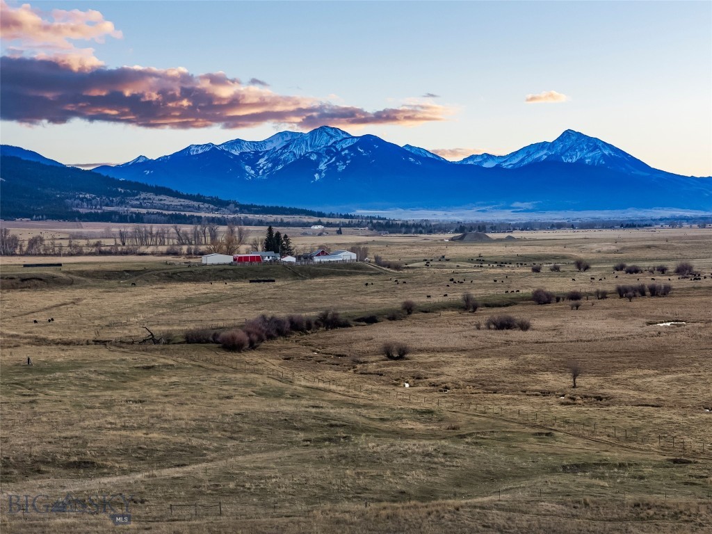 60 Rocky Hollow Trail