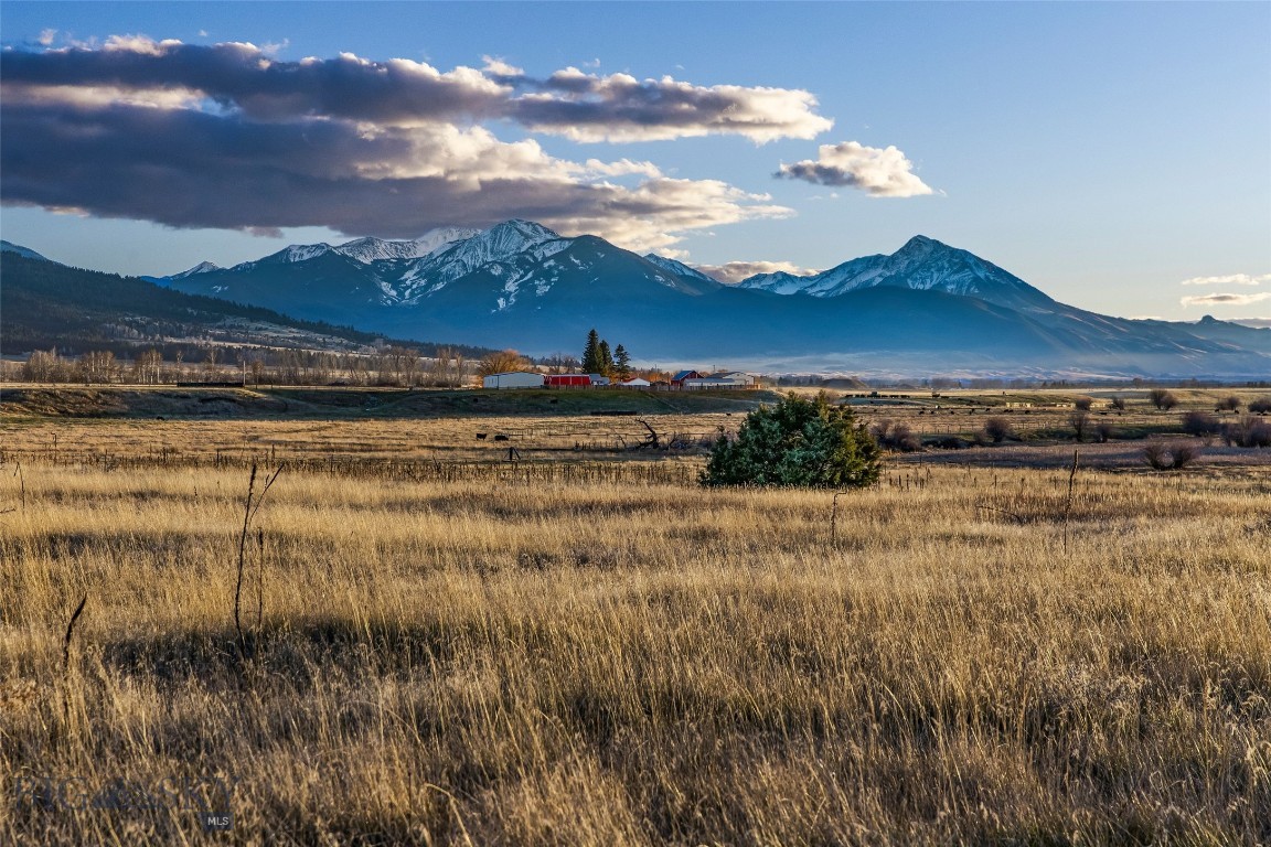 60 Rocky Hollow Trail