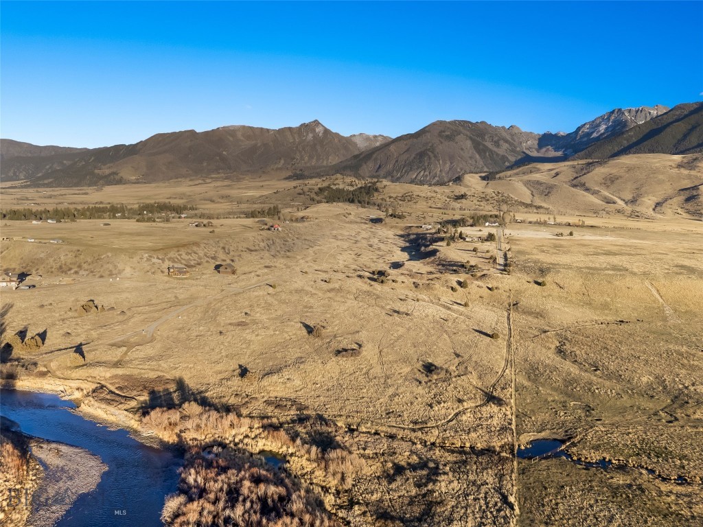 60 Rocky Hollow Trail