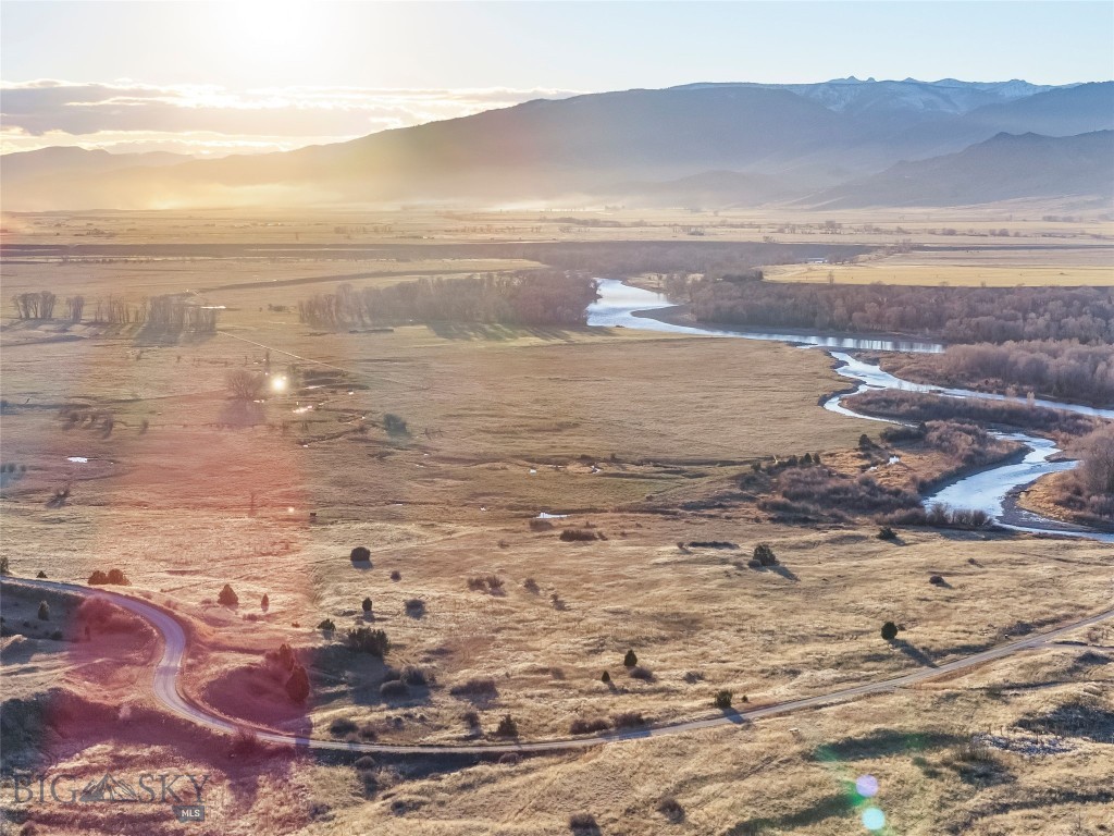 60 Rocky Hollow Trail