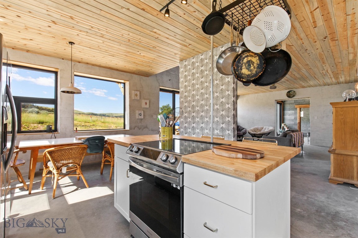 11893 Antelope Valley Road