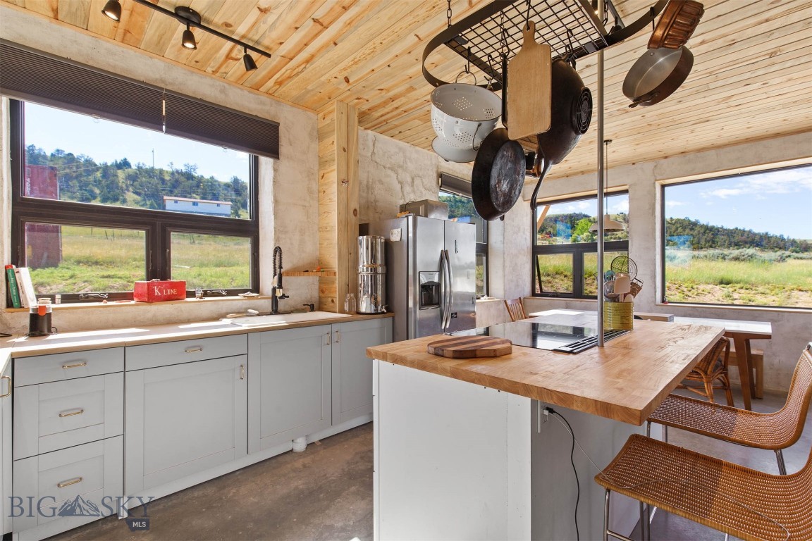 11893 Antelope Valley Road