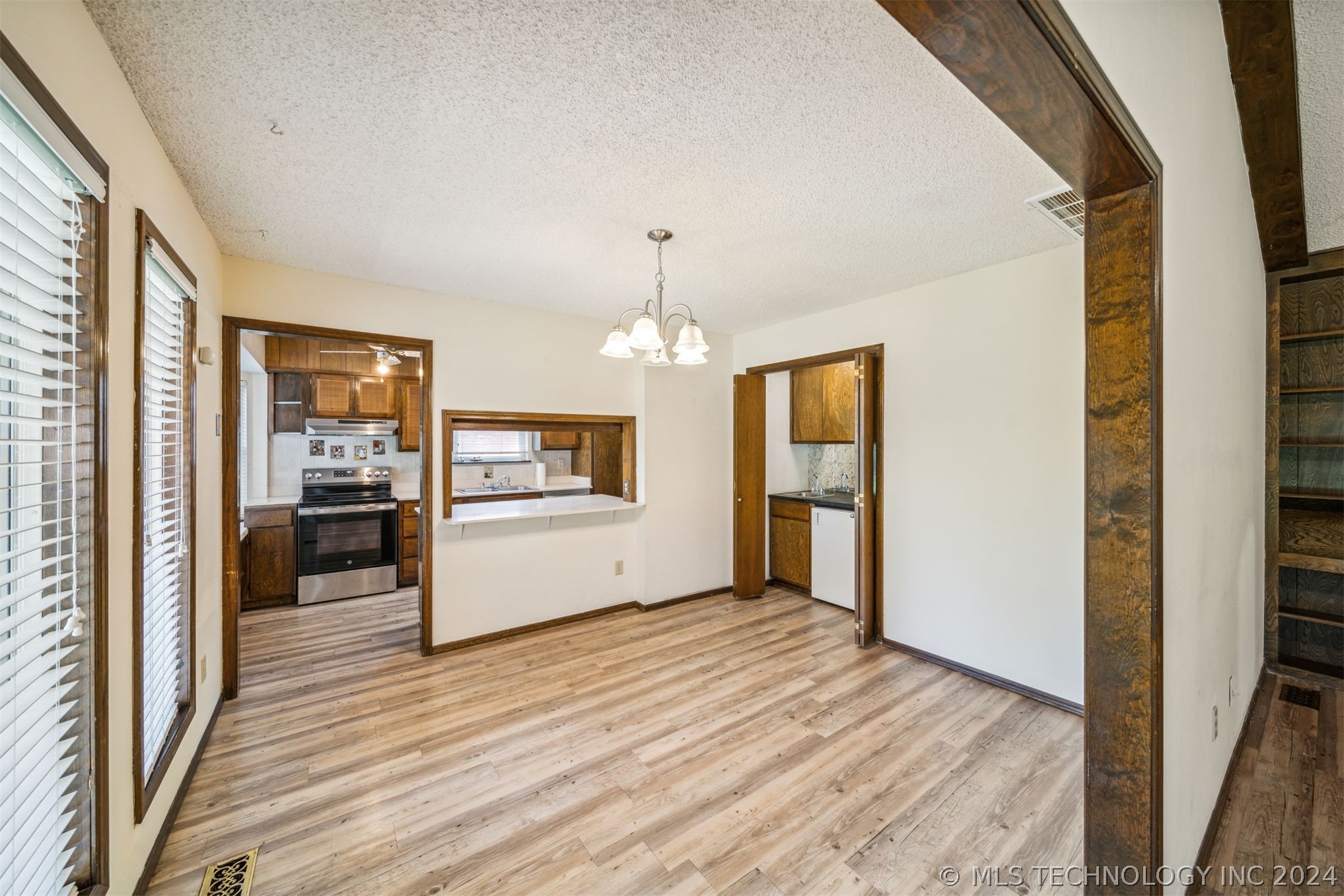 8732 E 39th Street