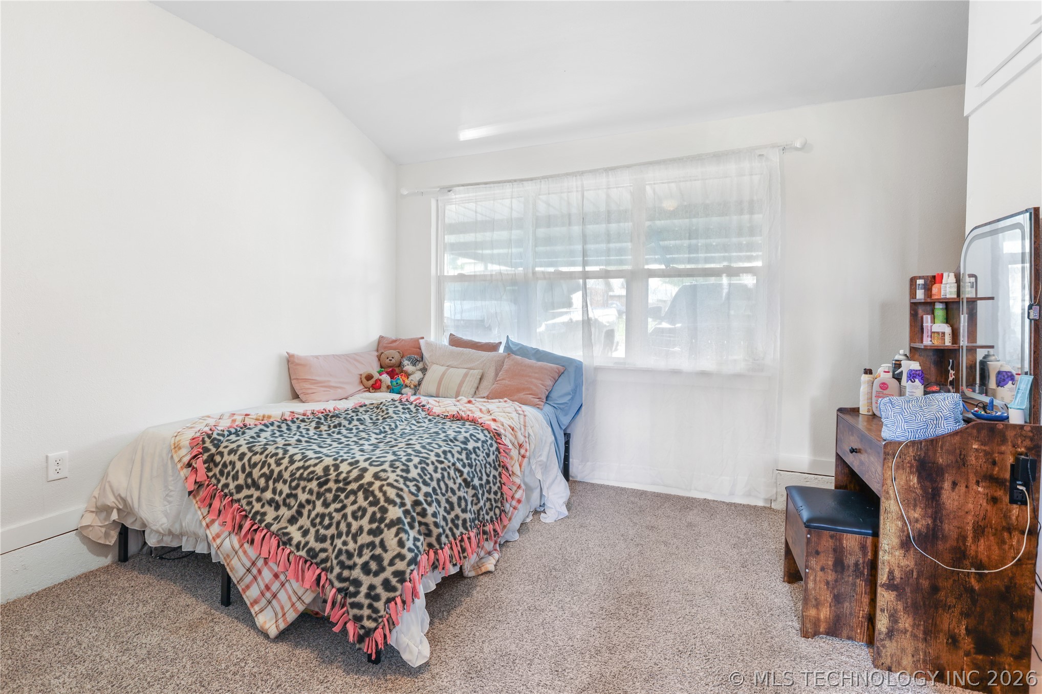 100 W Linda Street
