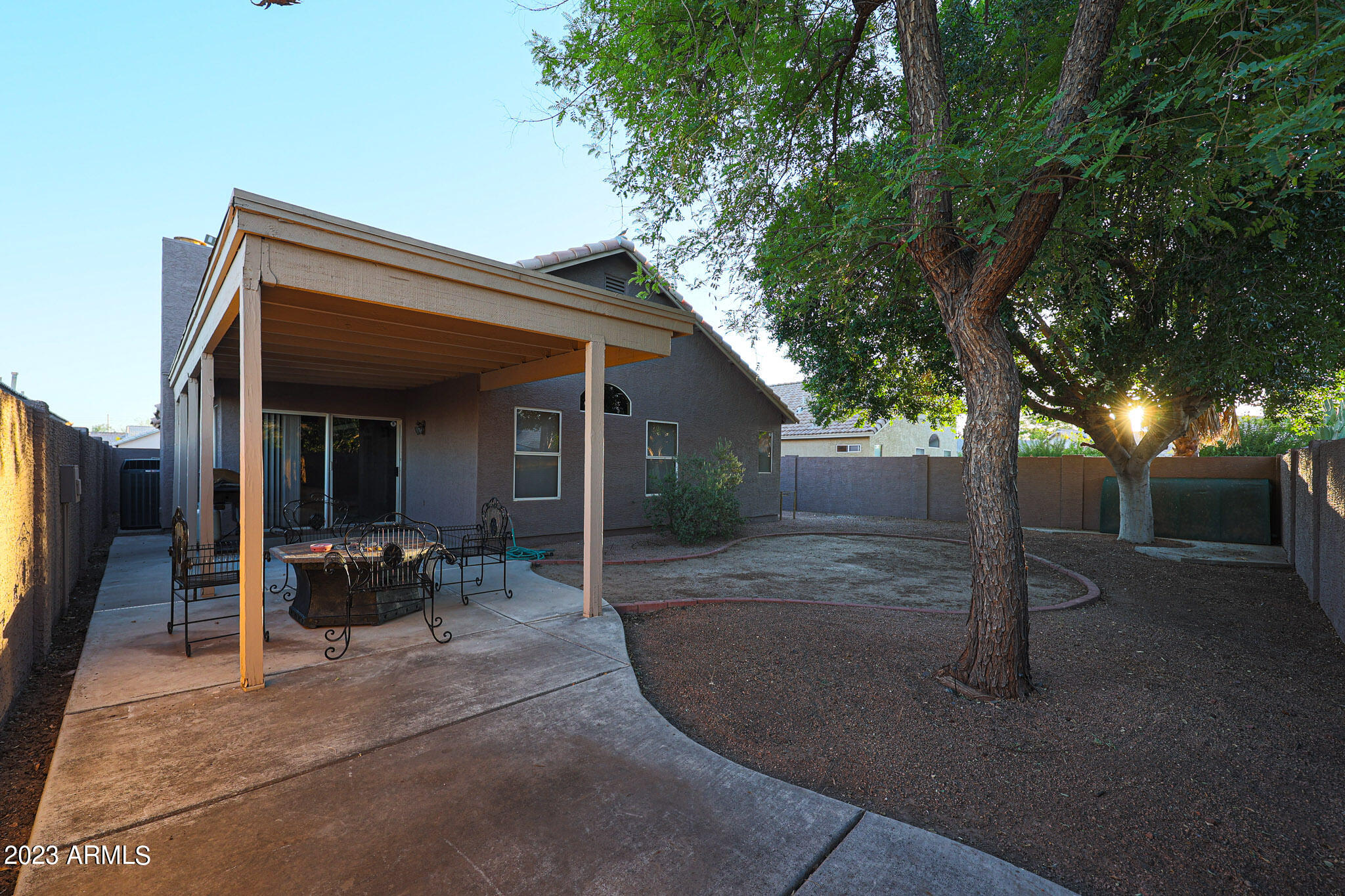 110 W ROSEMONTE Drive