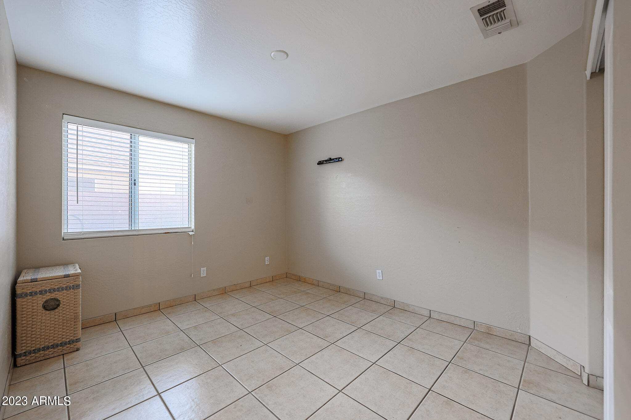 110 W ROSEMONTE Drive