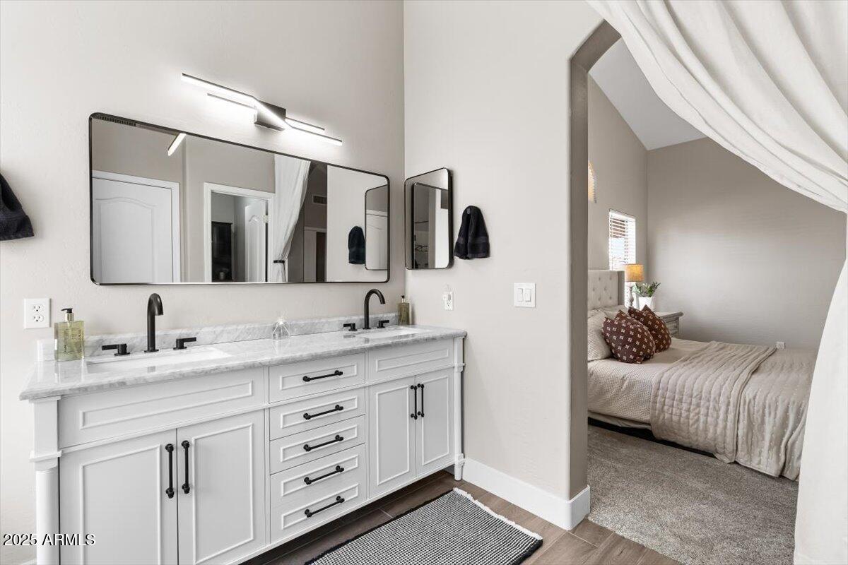 110 W ROSEMONTE Drive