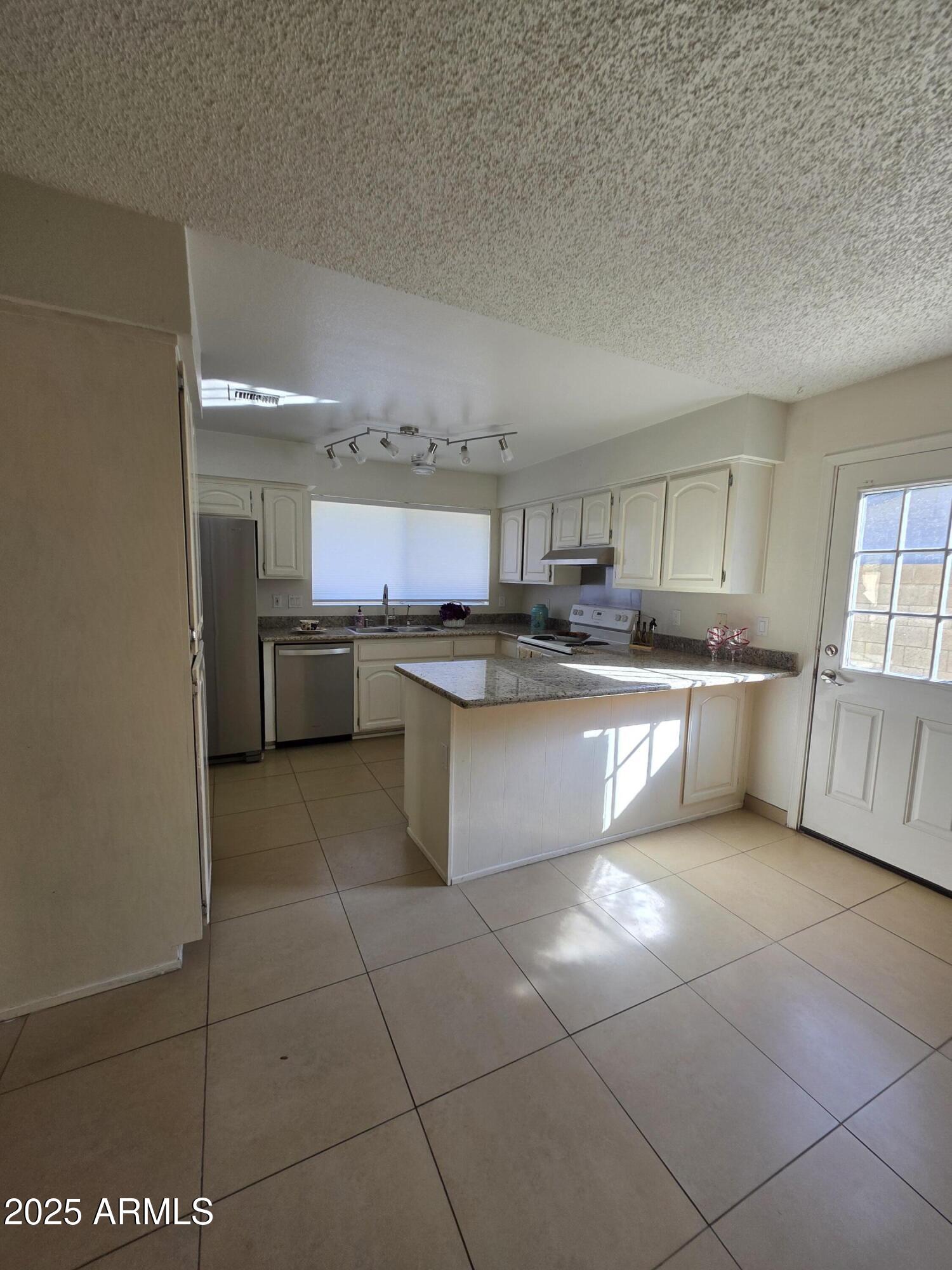 10470 E CLINTON Street