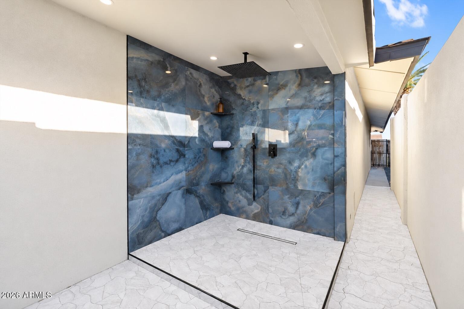 2236 E BLANCHE Drive