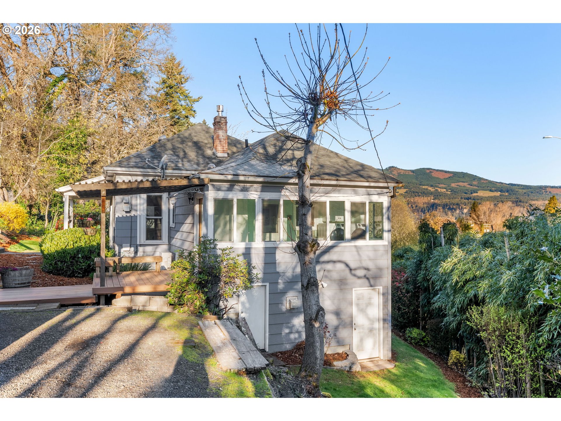 210 E SHERMAN AVE