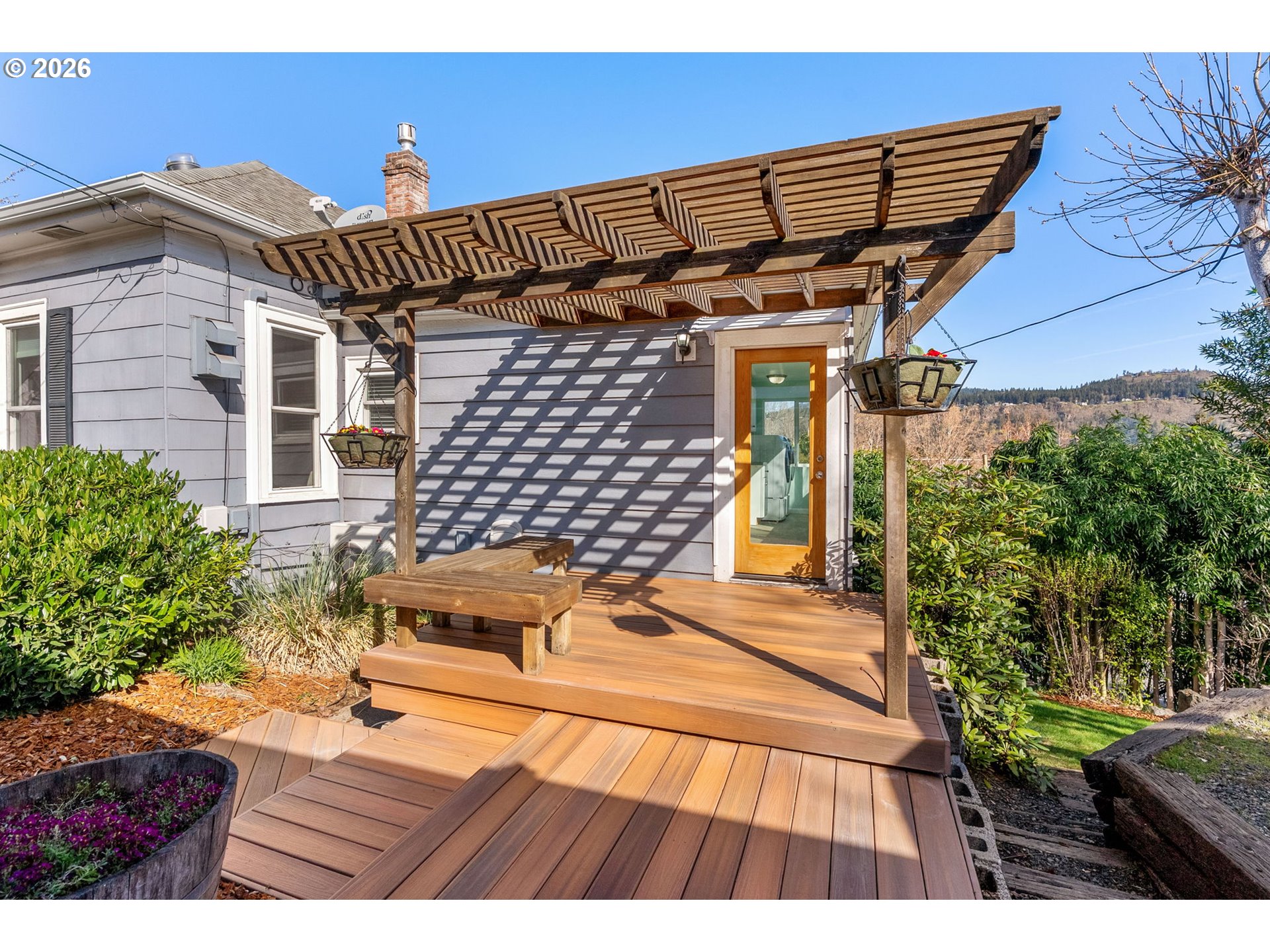 210 E SHERMAN AVE