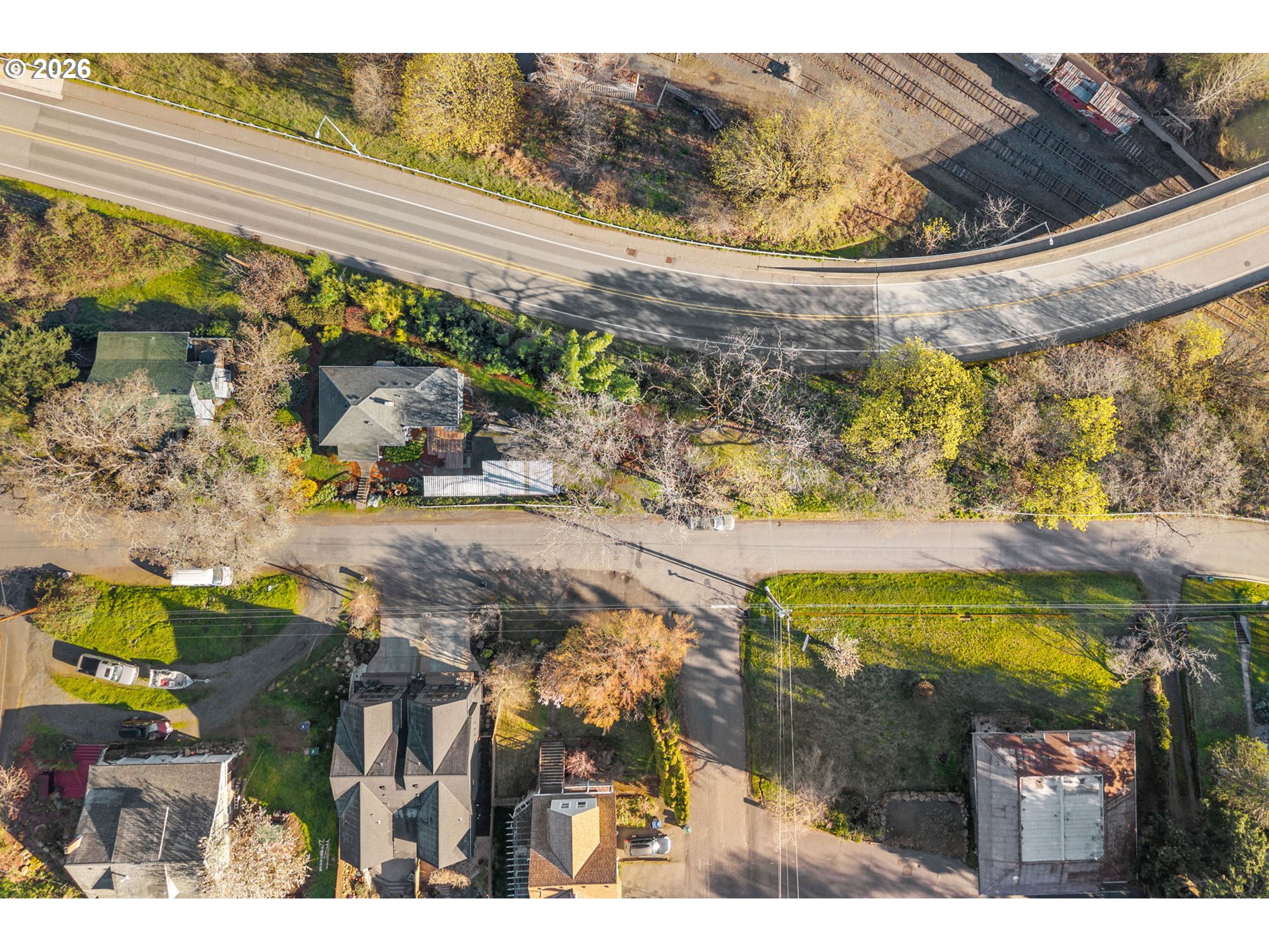 210 E SHERMAN AVE
