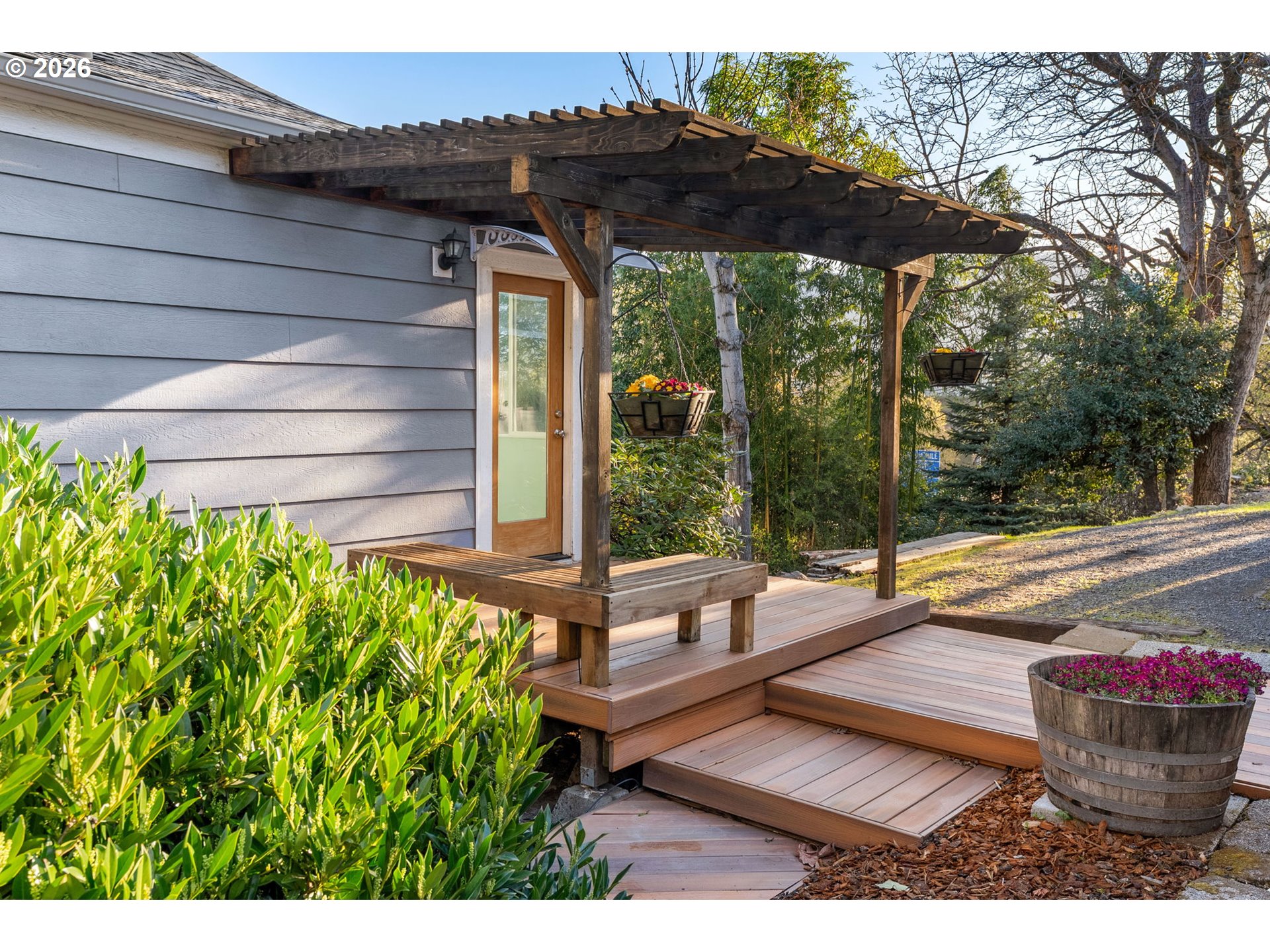 210 E SHERMAN AVE