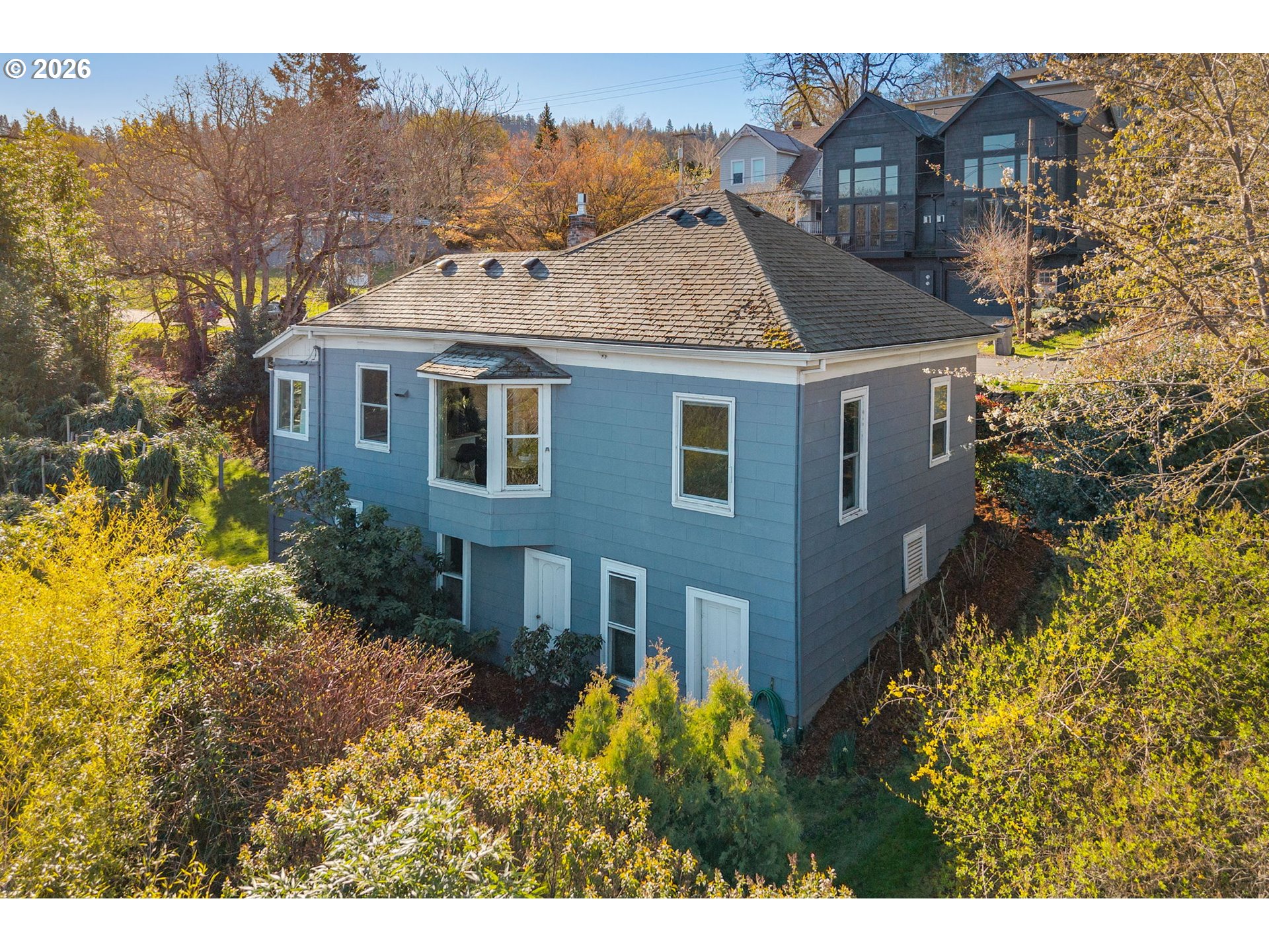 210 E SHERMAN AVE