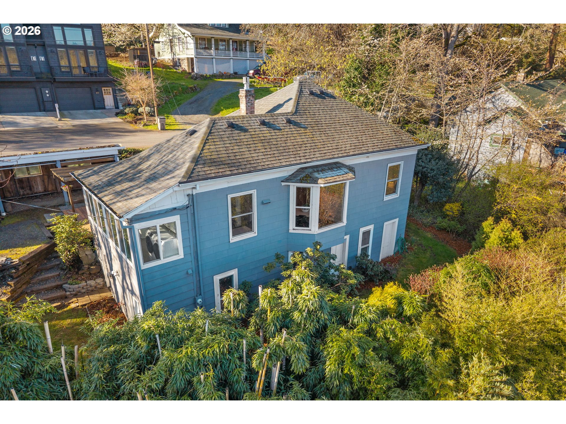 210 E SHERMAN AVE