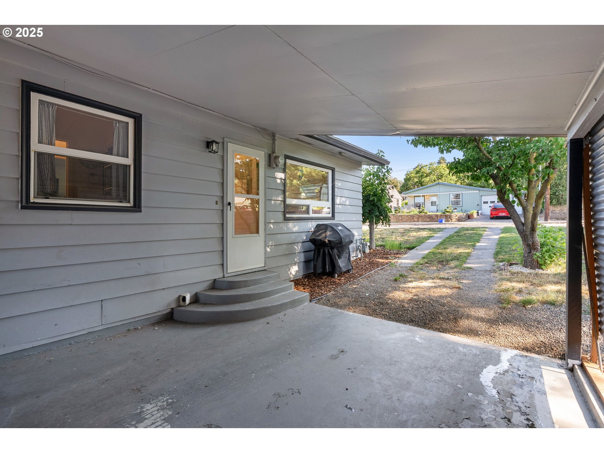 1019 E 14TH ST
