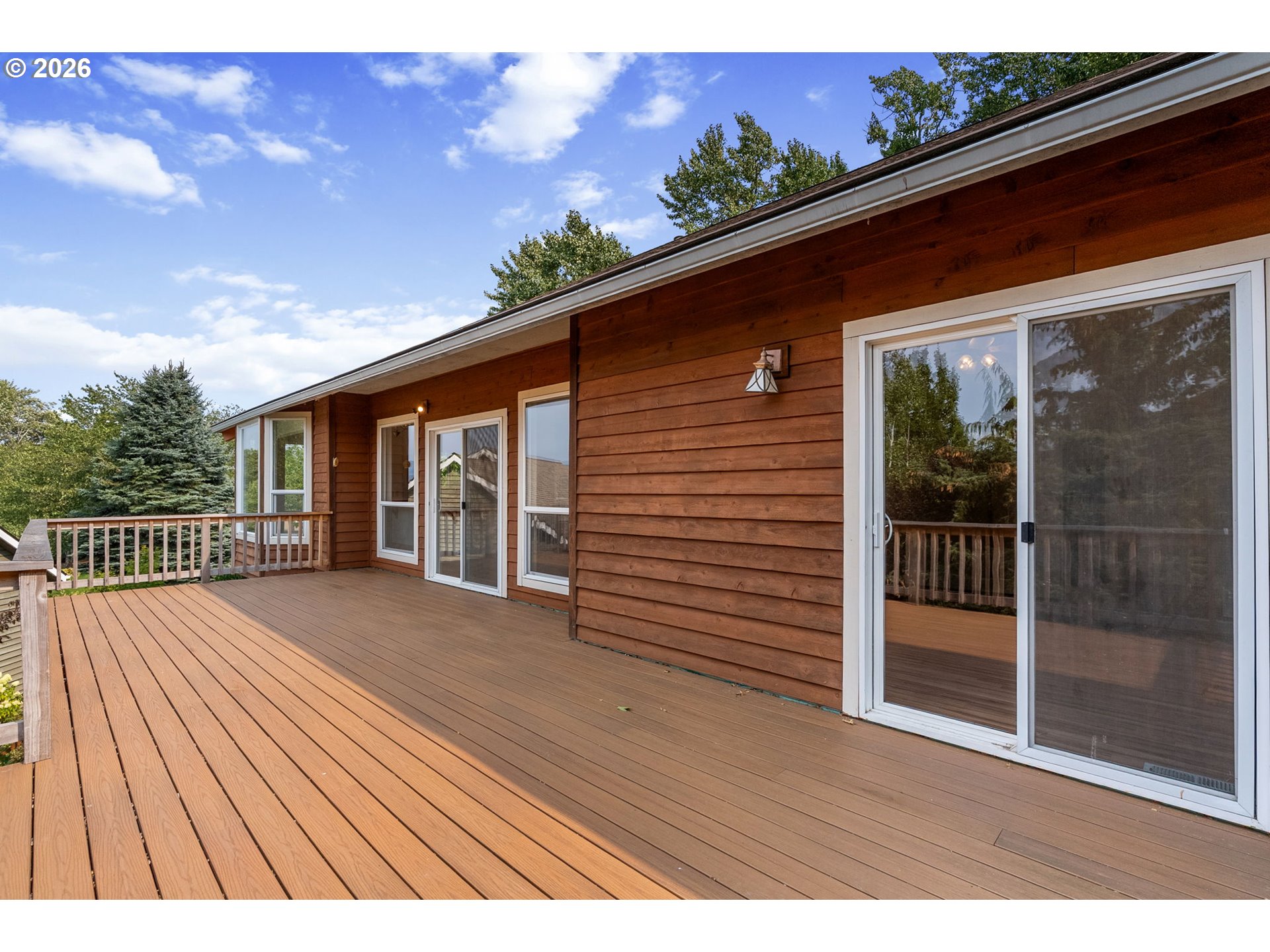606 RIDGEVIEW CT