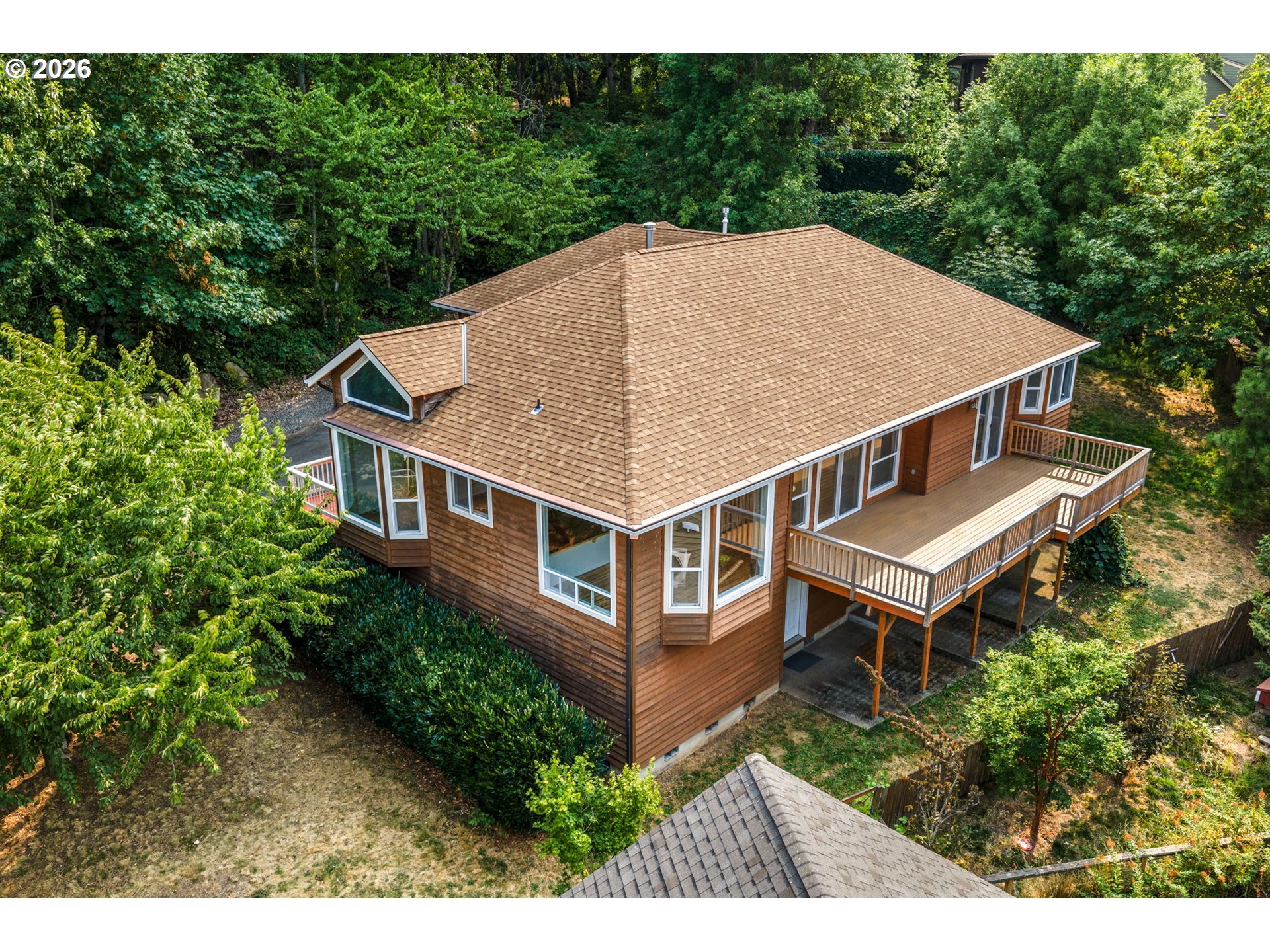 606 RIDGEVIEW CT