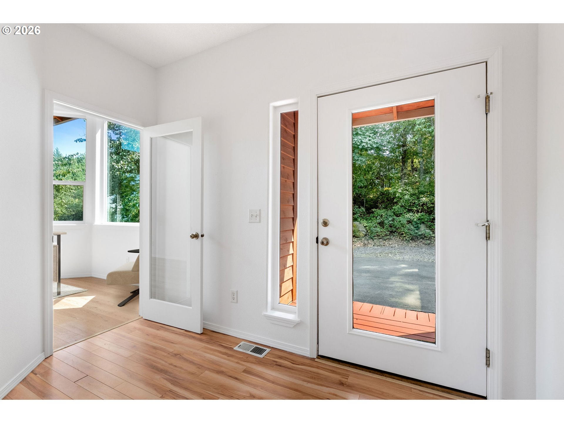 606 RIDGEVIEW CT