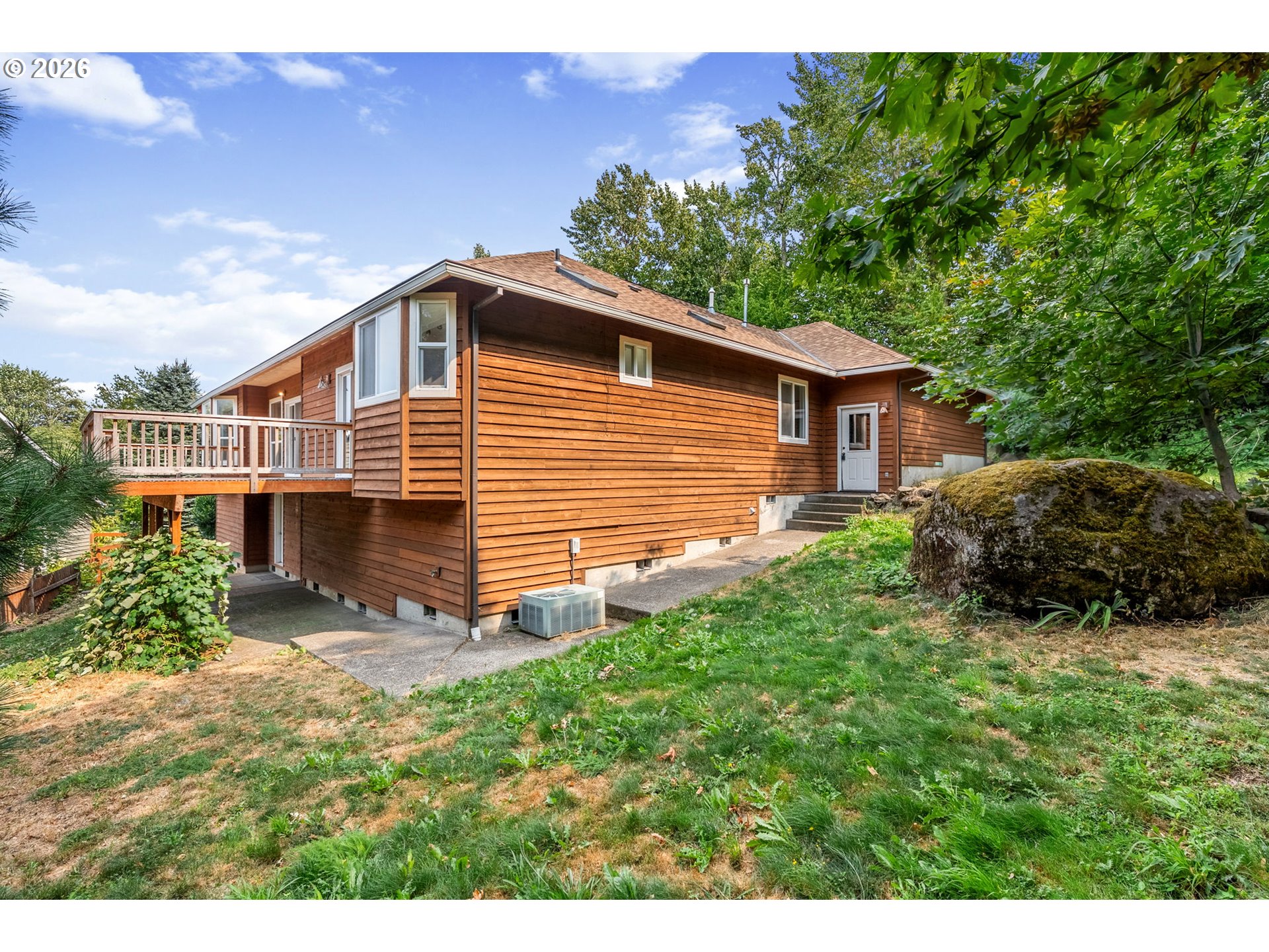 606 RIDGEVIEW CT