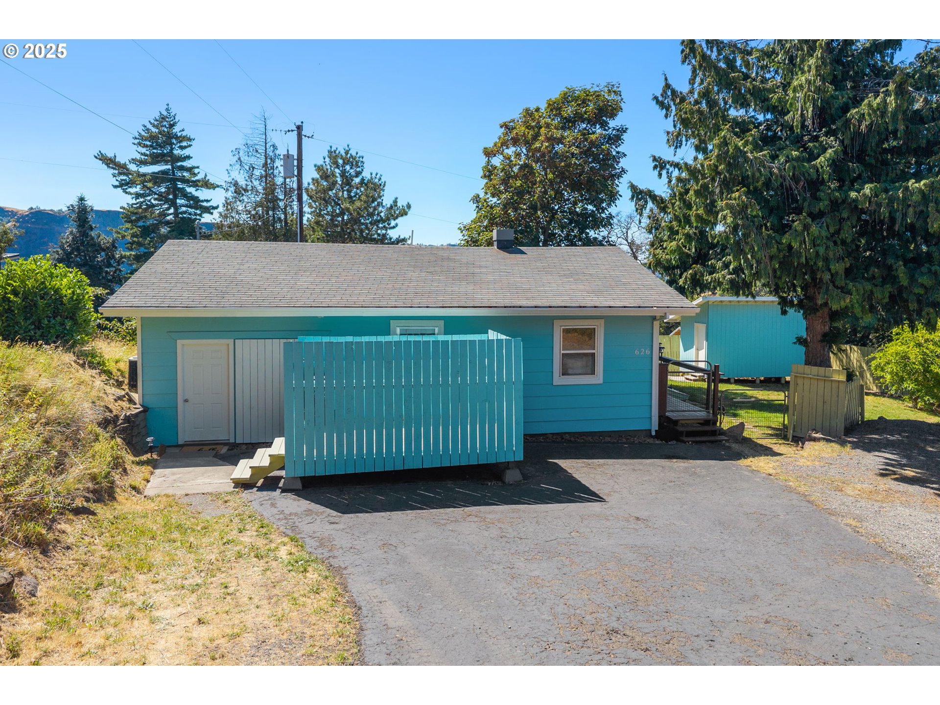 626 COLUMBIA AVE