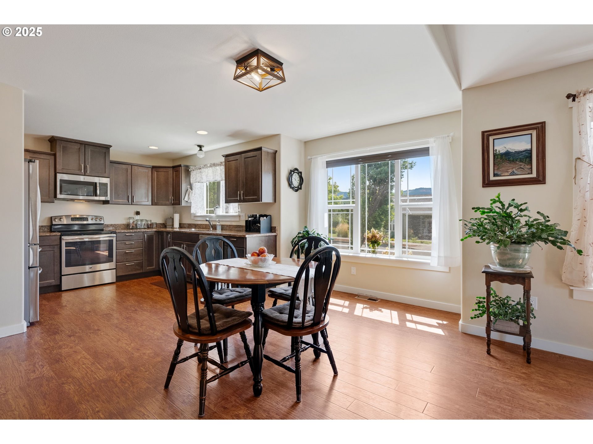3529 JONES LOOP