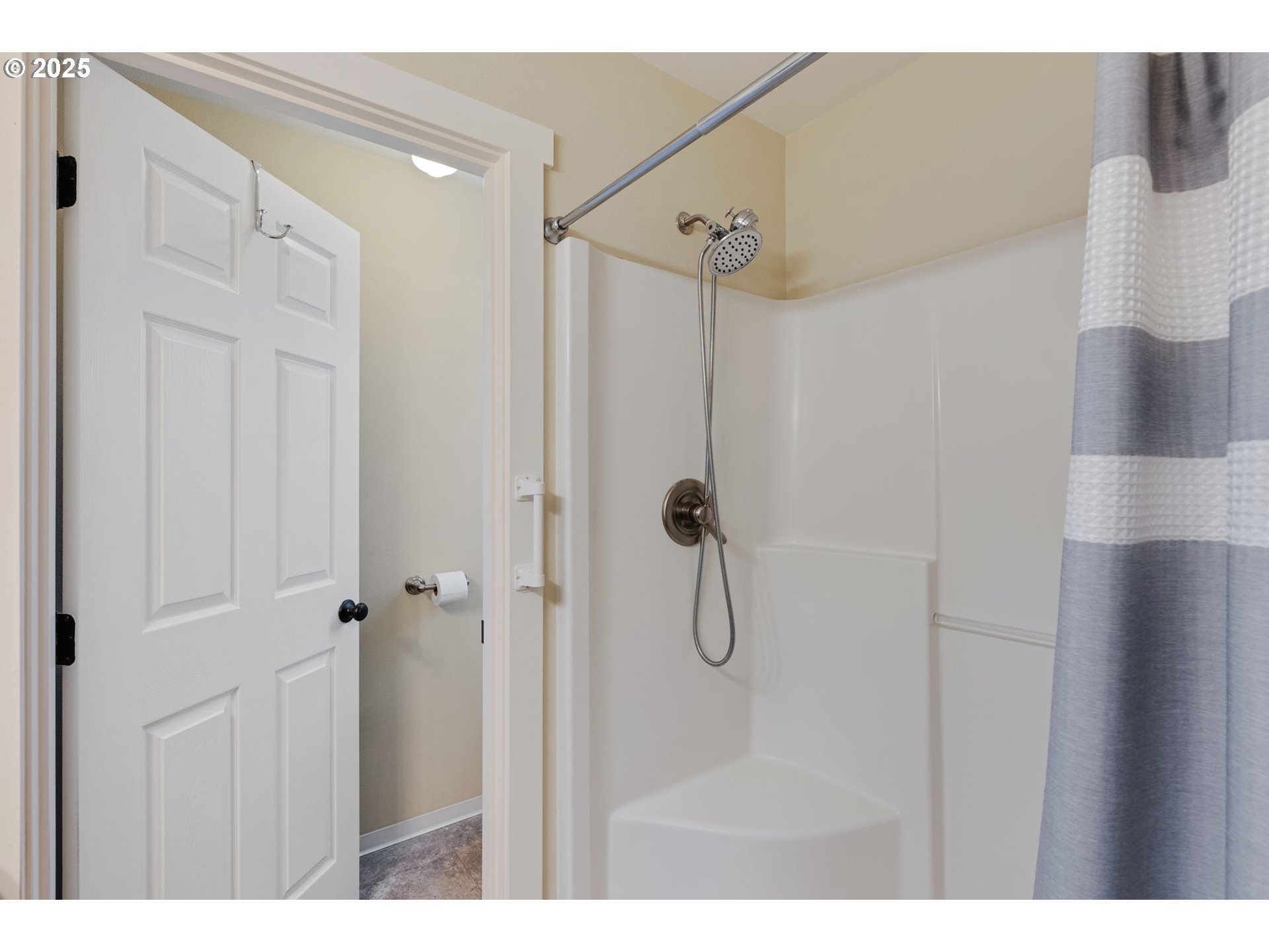 3529 JONES LOOP