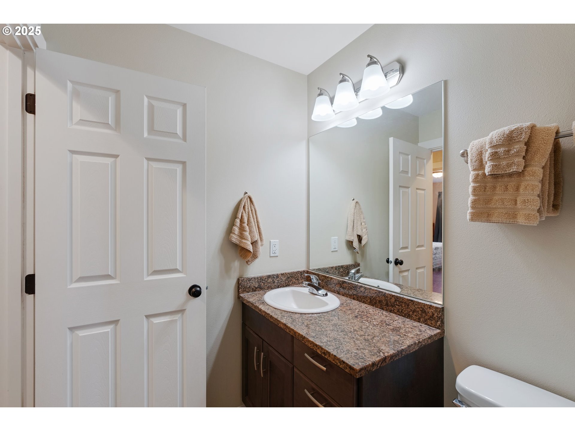 3529 JONES LOOP