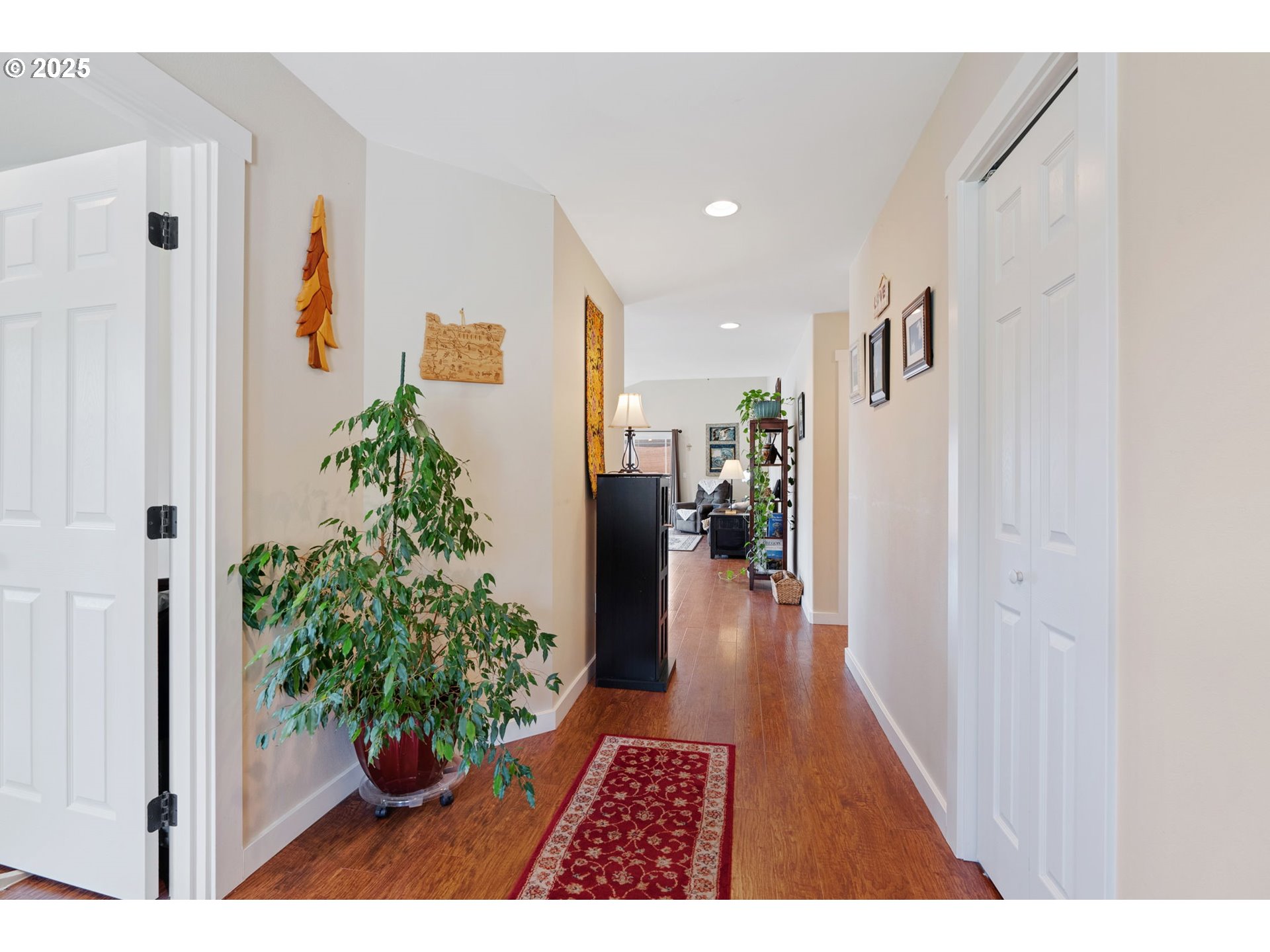 3529 JONES LOOP