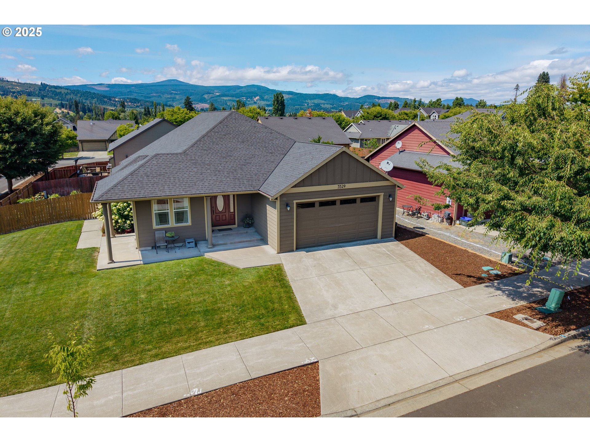 3529 JONES LOOP